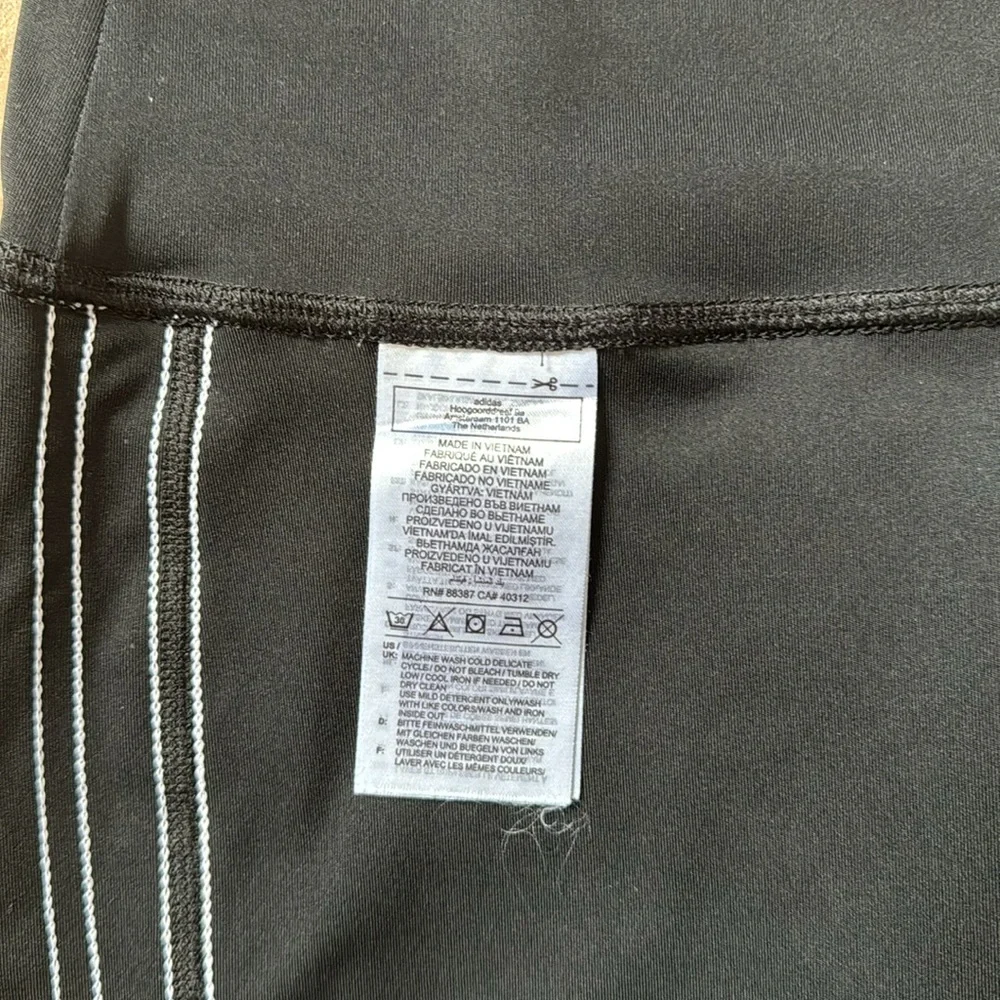 Never Worn ✨ Adidas HR 10” biker shorts - size S